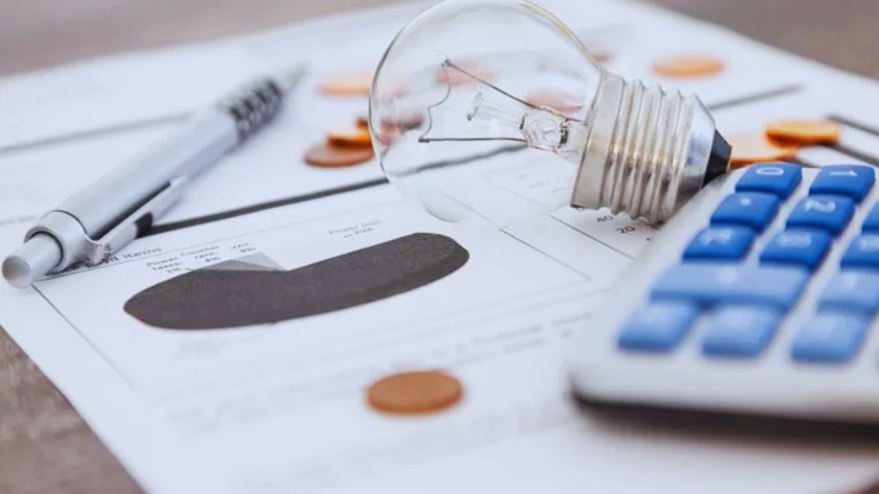 Dicas para economizar na conta de luz com truques simples em casa
